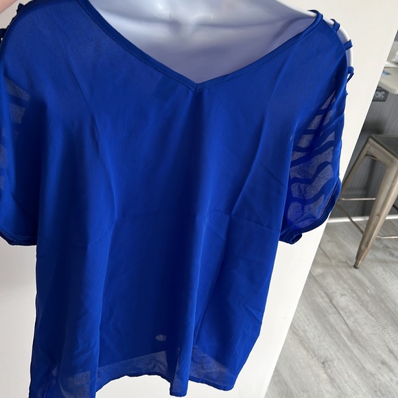 NWT Electric Blue Cutout Top - Picture 4 of 7